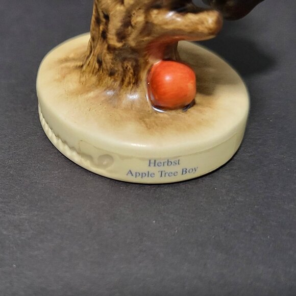 Goebel Hummel Apple Tree Boy - Picture 4 of 9